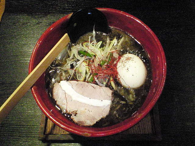 黒みそ味玉ラーメン