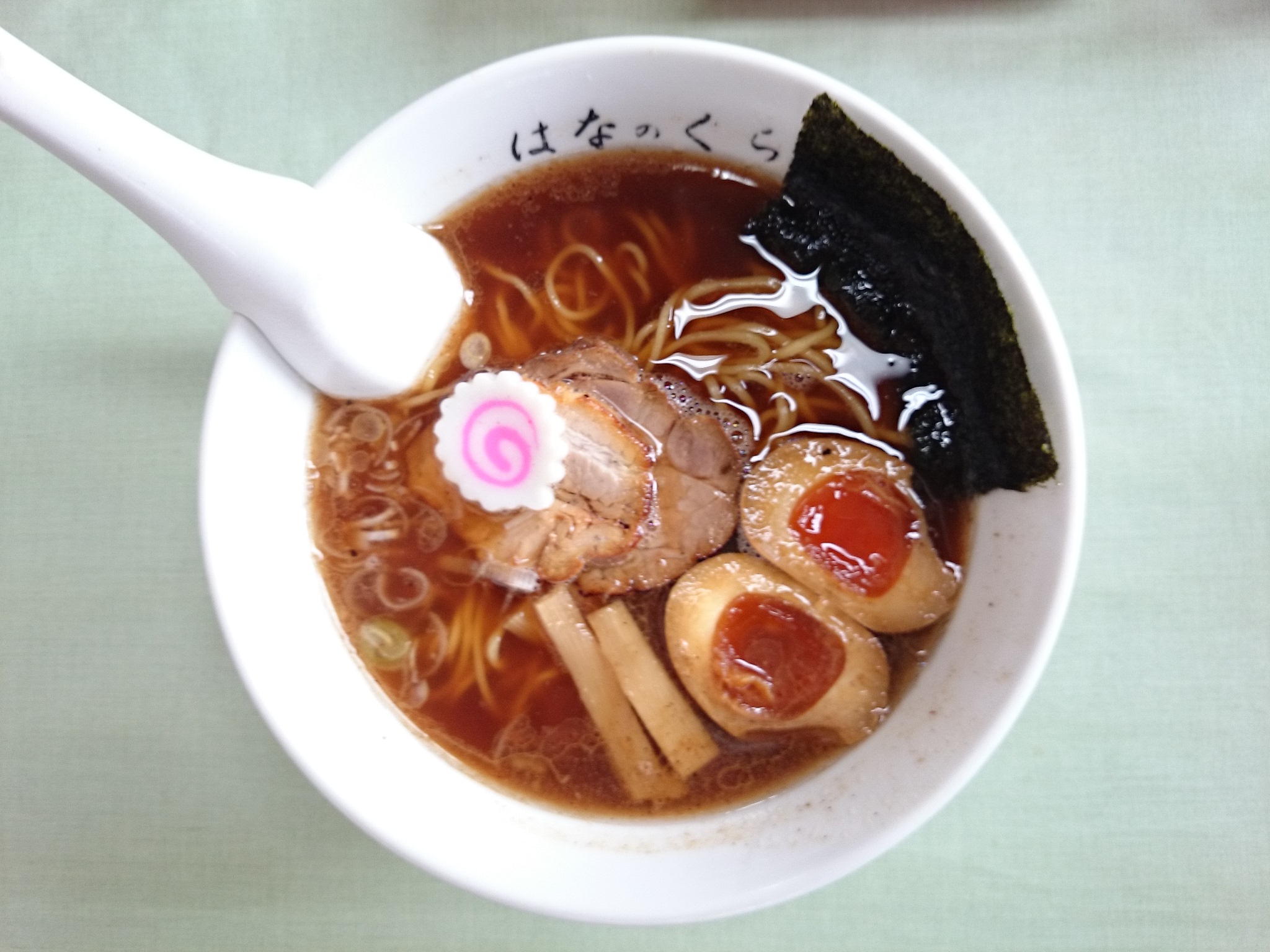 らーめん(しょうゆ)／煮玉子