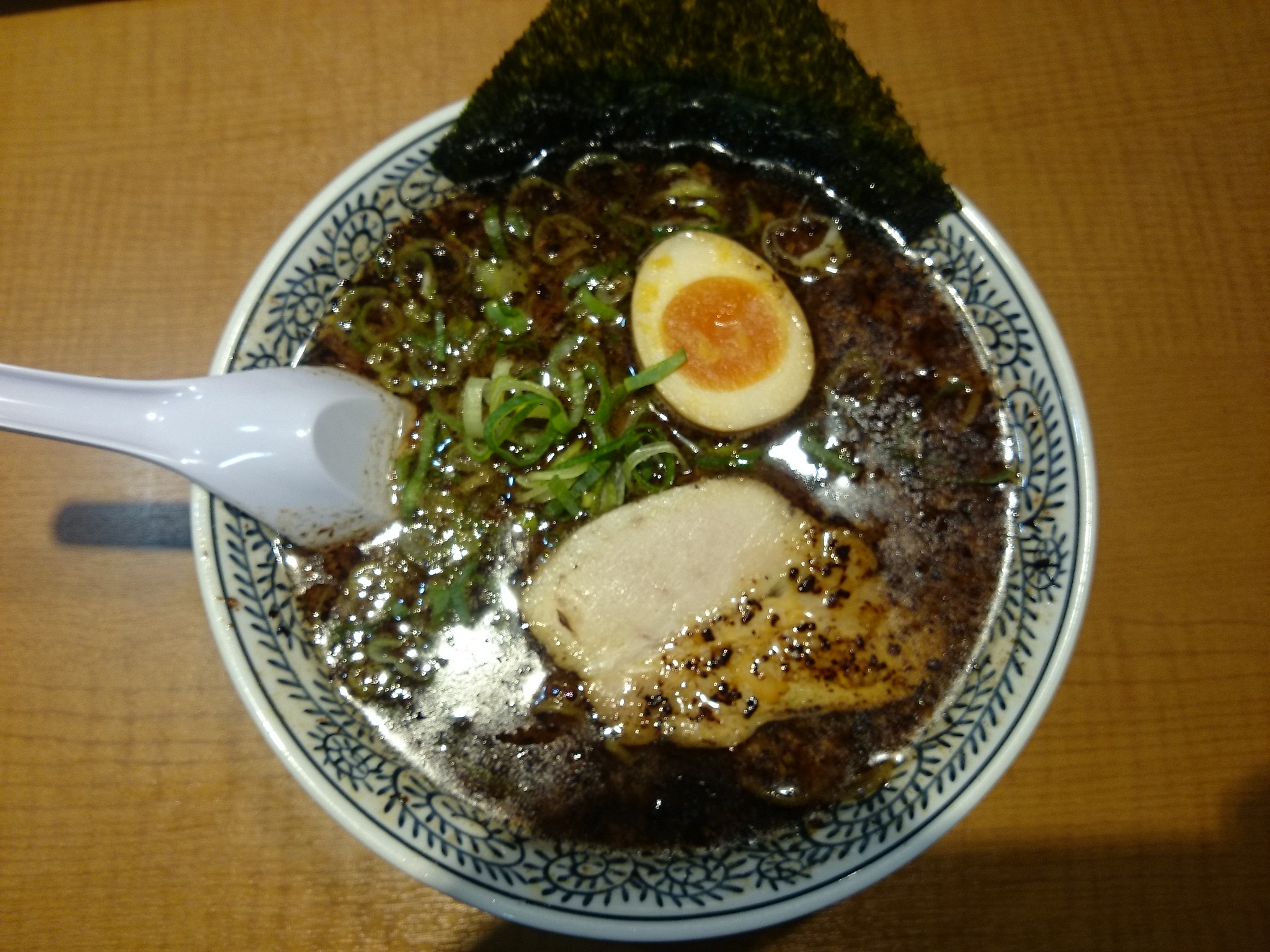 醤油とんこつラーメン(黒)