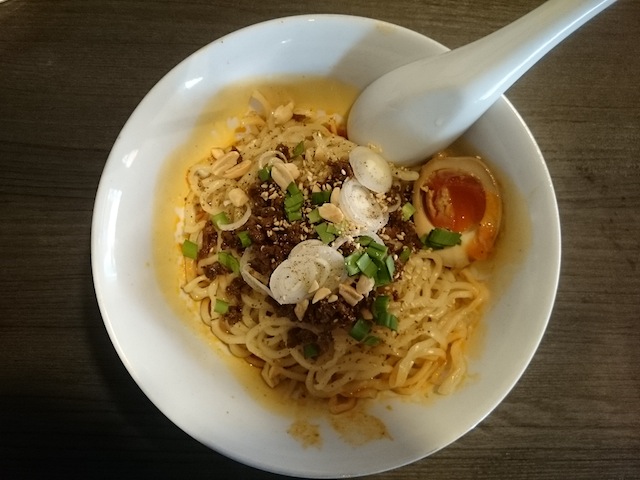 汁なし坦々麺