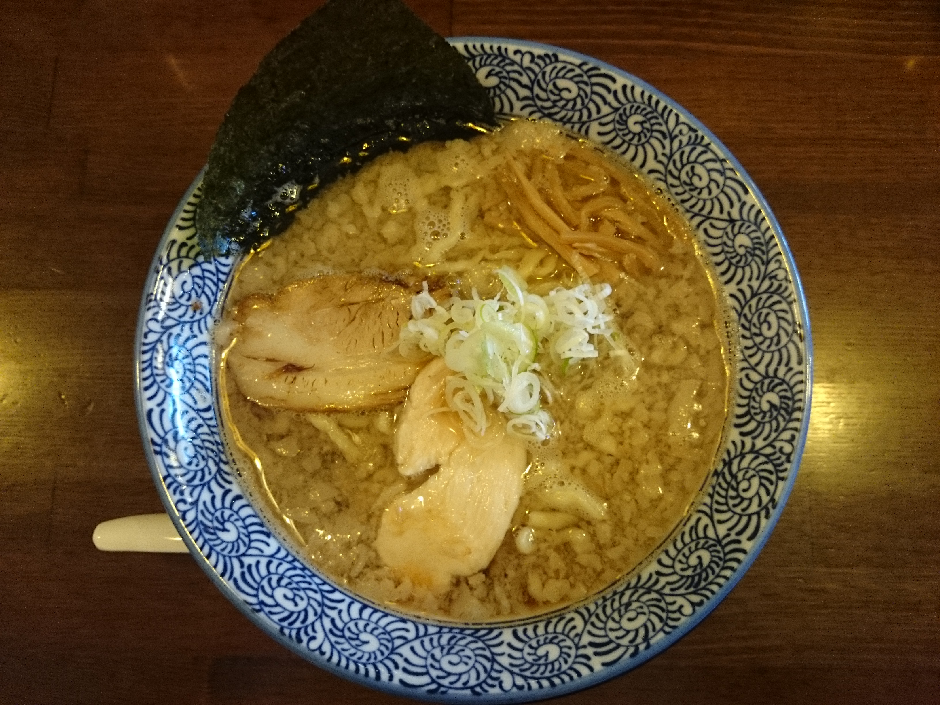 背脂のこく煮干らぁめん