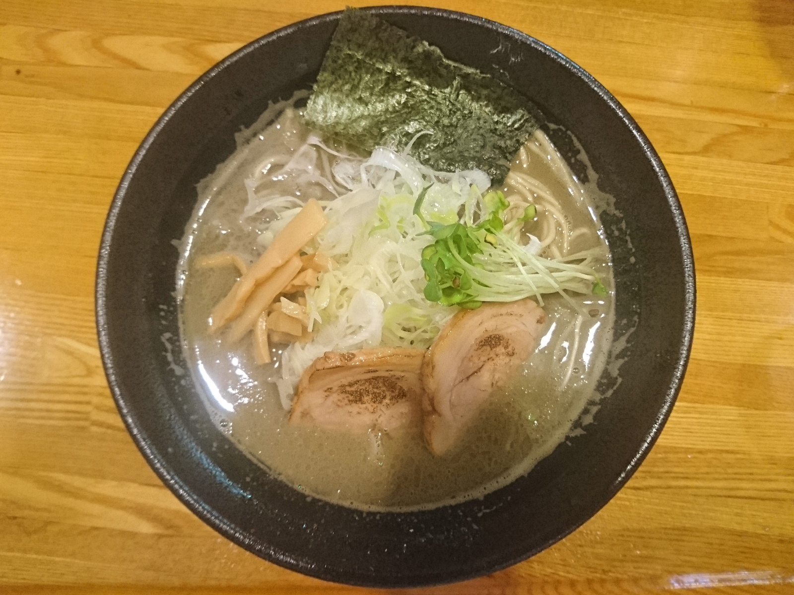 メガ煮干しラーメン