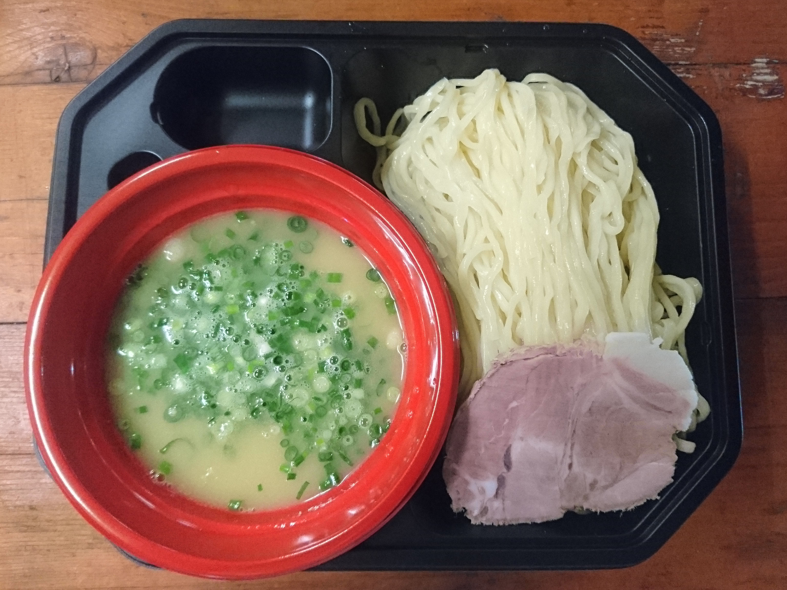 宮内庁御用達！青森シャモロック濃厚鶏白湯つけ麺