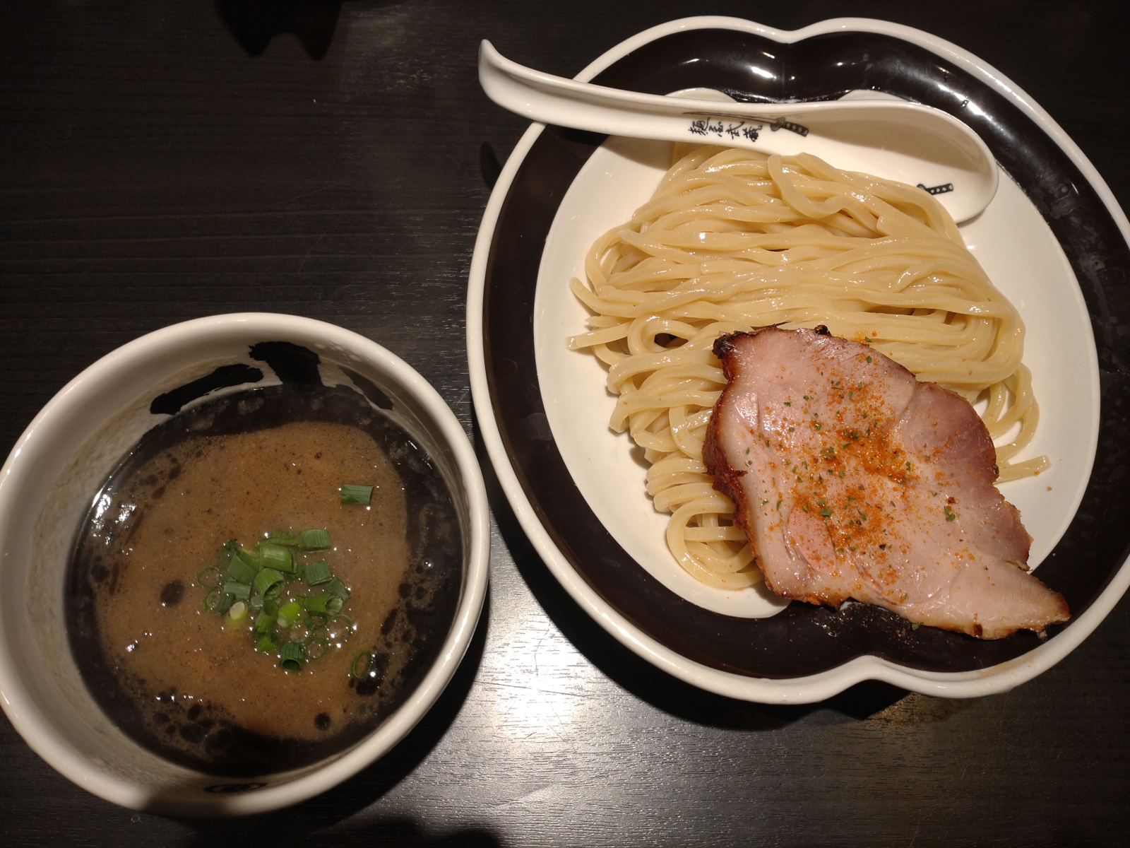 濃厚黒つけ麺(中盛)