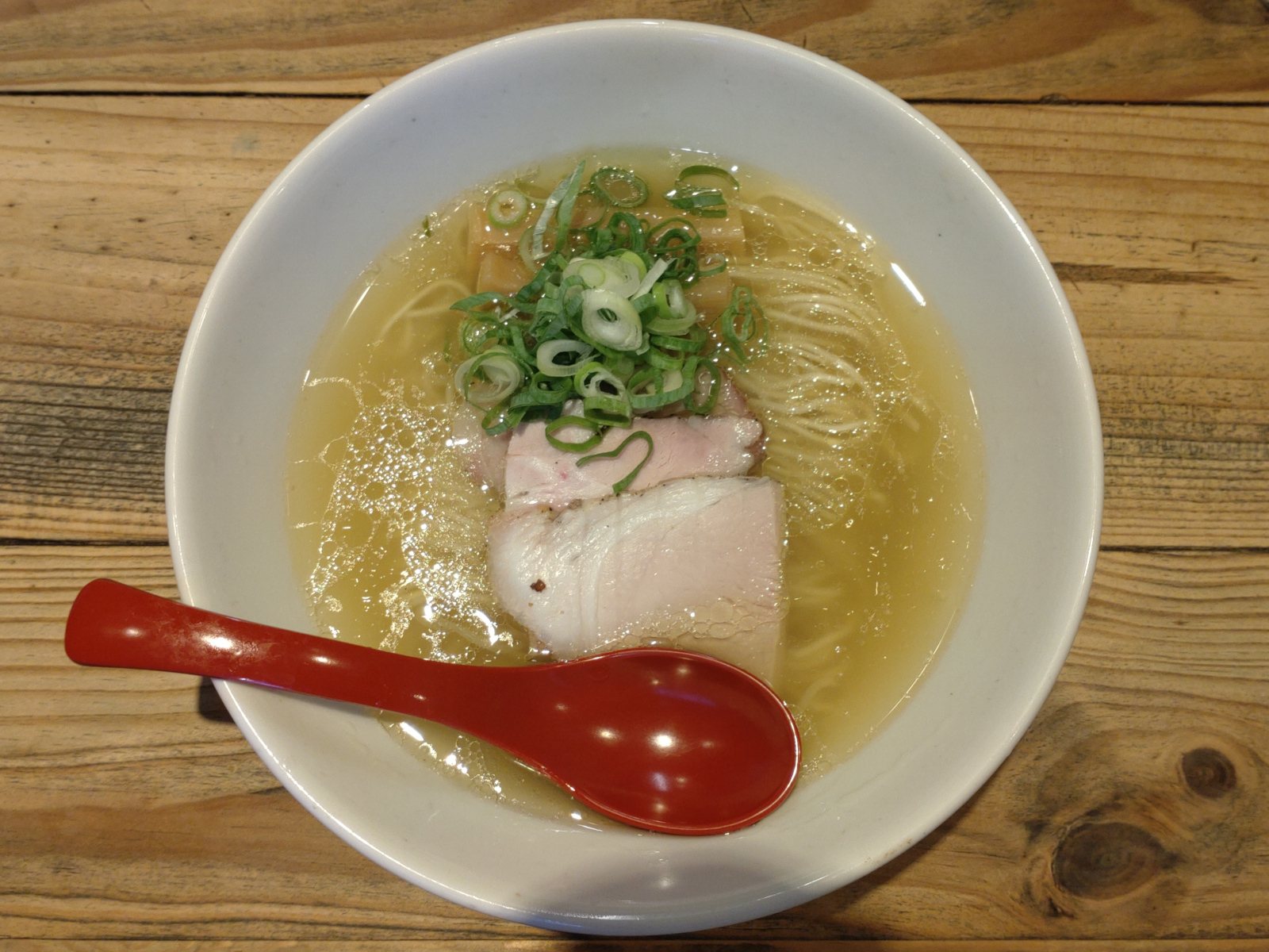 軍鶏塩ラーメン