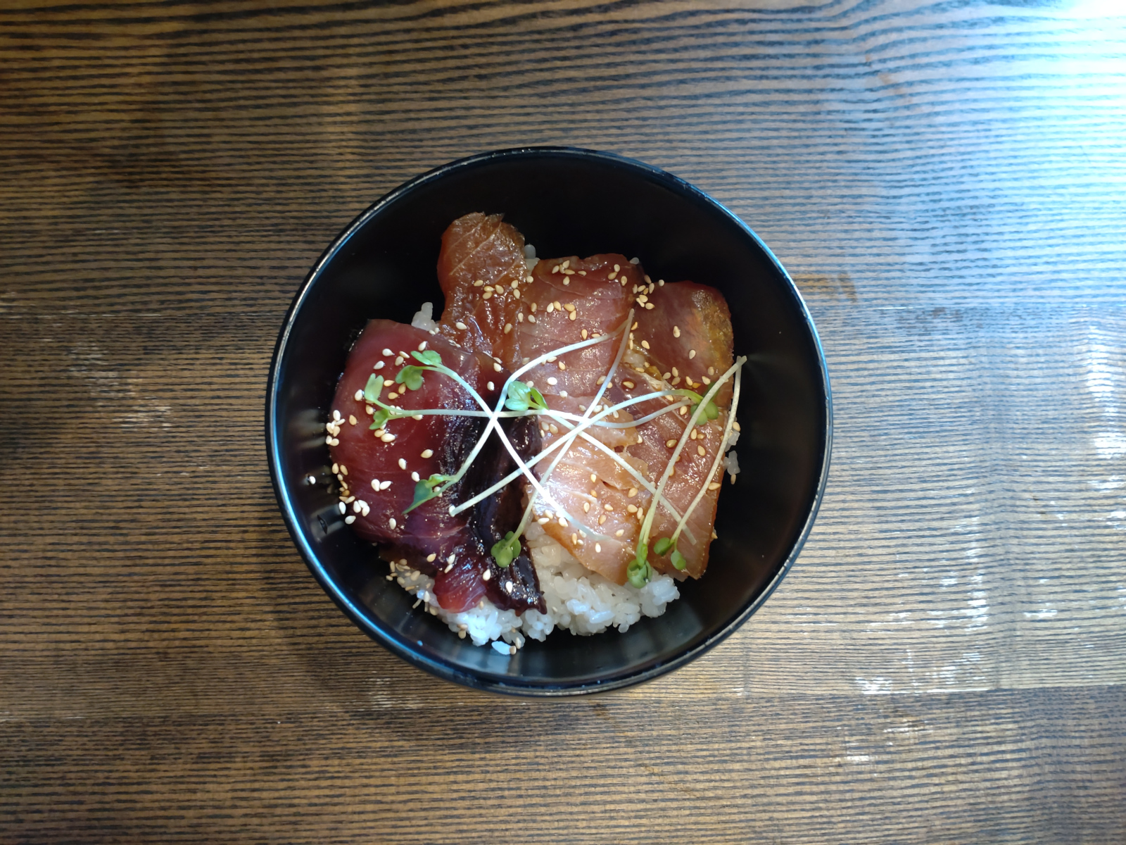 メバチマグロとろのづけ丼