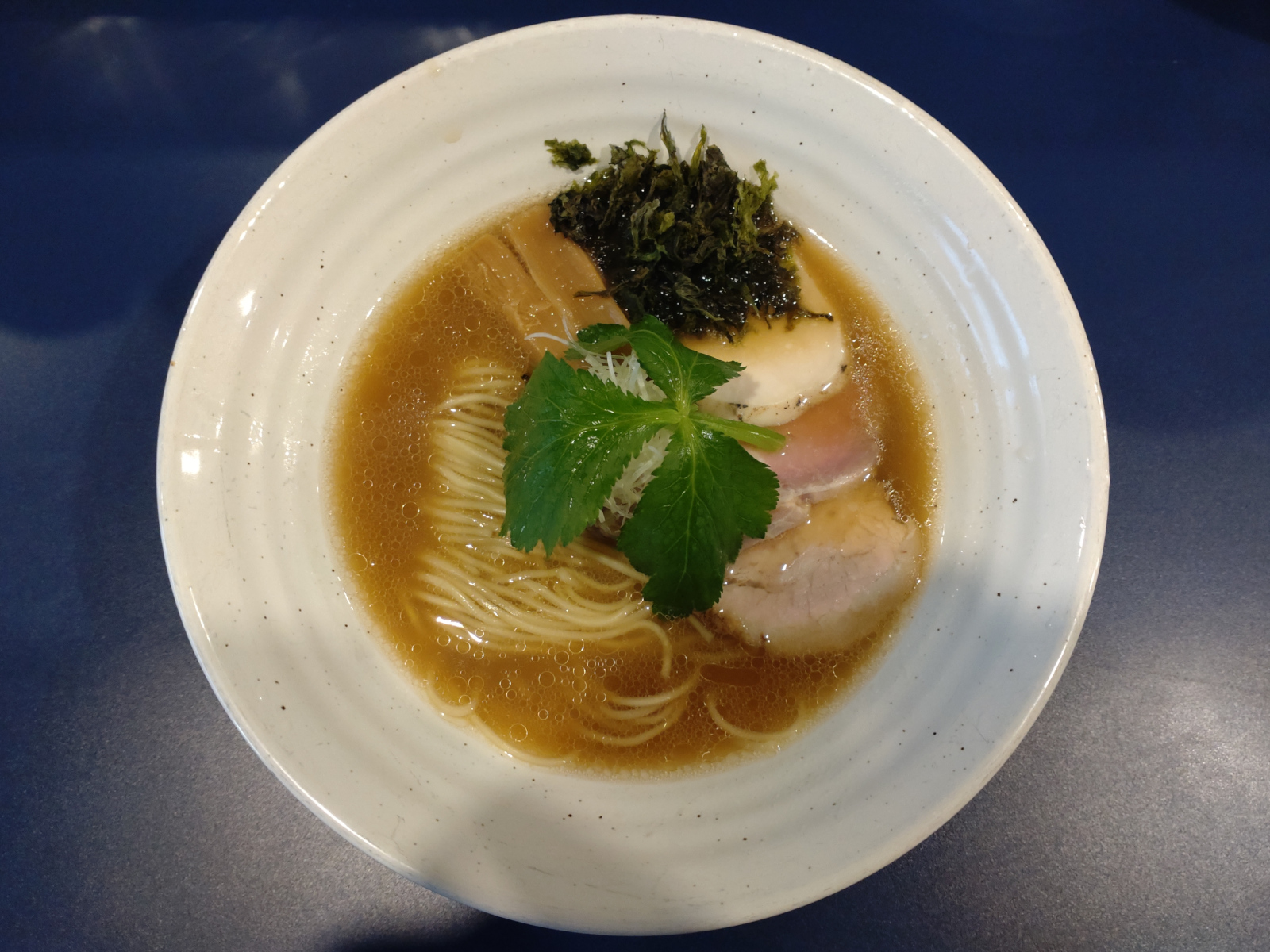 醤油白湯麺